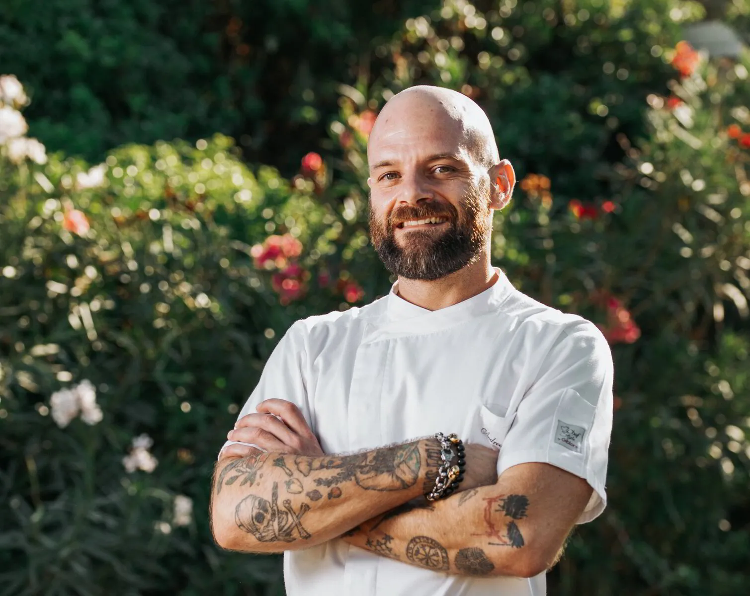 Ritratto dello chef di Casa Marmida nel giardino